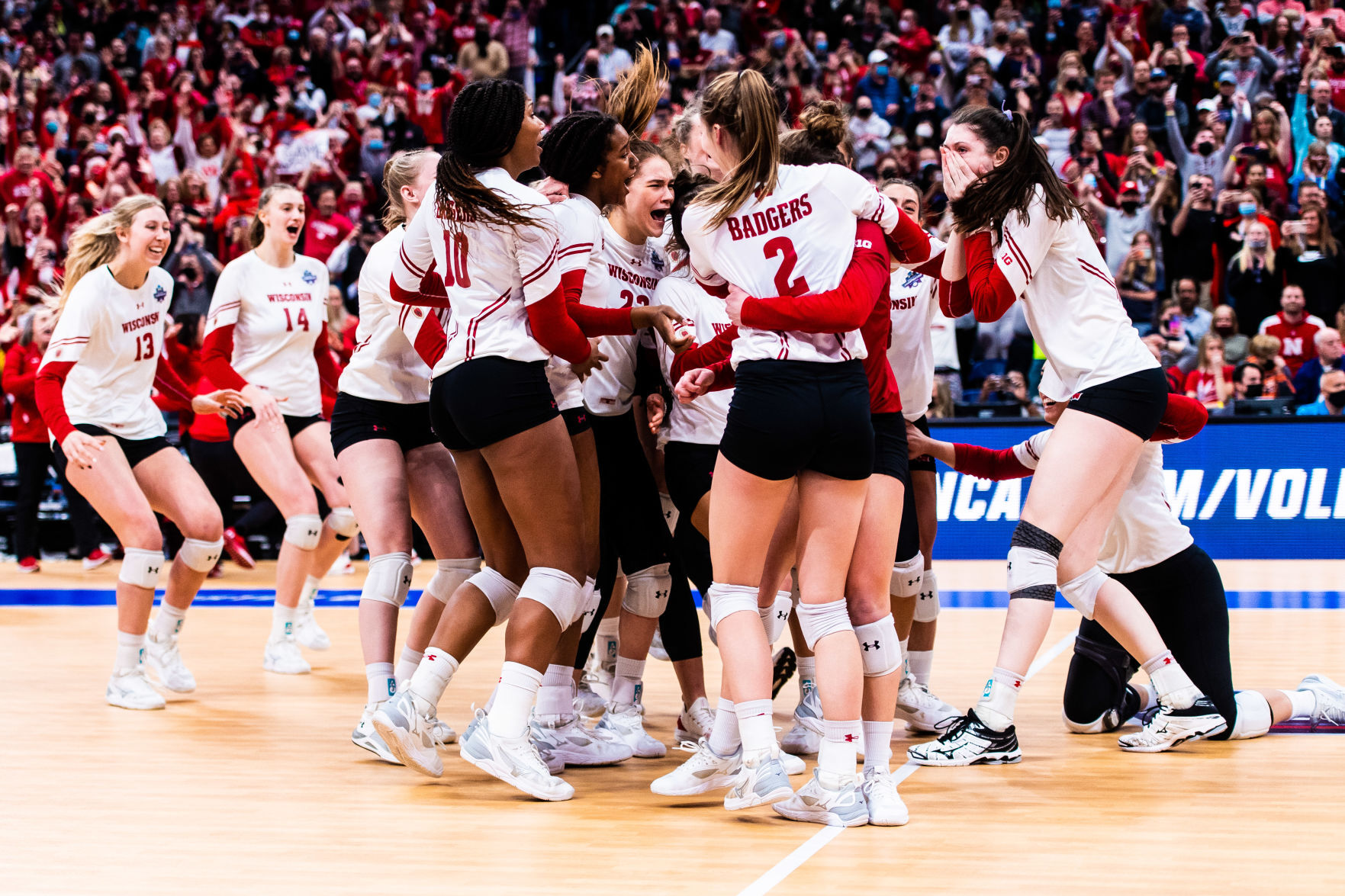 Badgers Volleyball Champs 121821 13-12192021162001